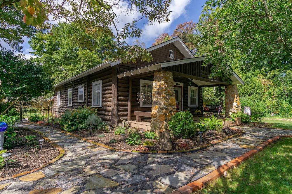 asheville cabin pet friendly rental